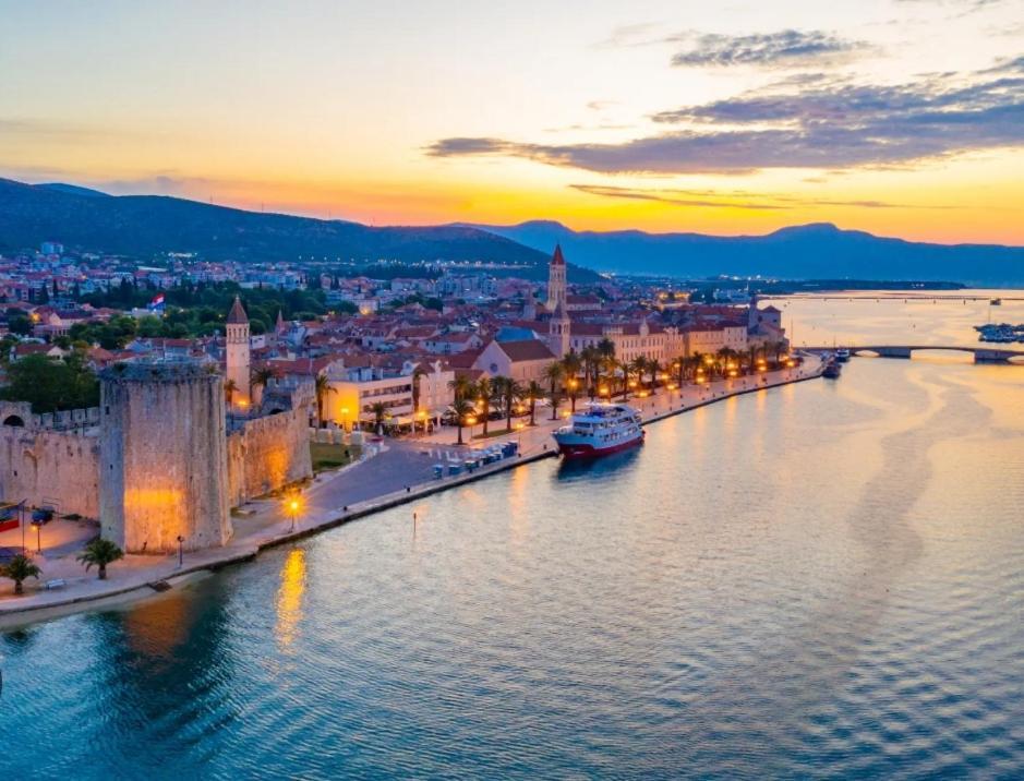 Villa Queen Trogir Exterior photo